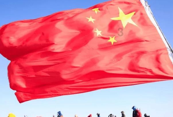 年薪8500万的“补习天后“背后:到底隐藏着一个怎样的香港?
